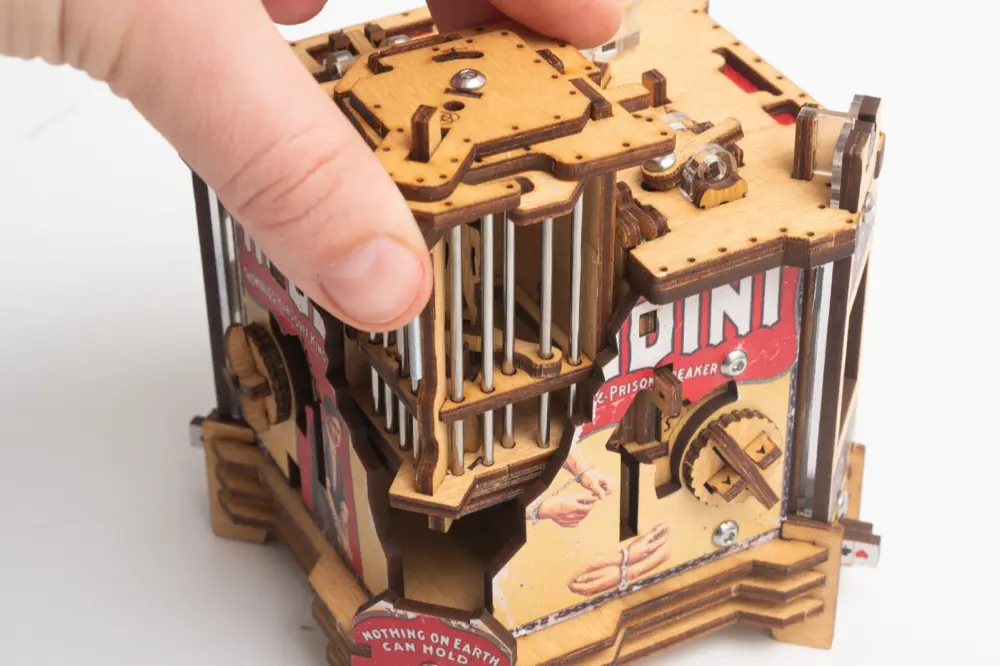Houdini's Magic Escape – Repor