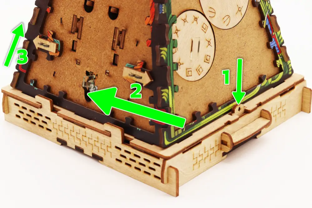 CLUEPUZZLE: A Pirâmide do Sol – Pistas – Soltar o tabuleiro