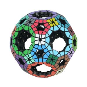 Cubo mágico mais difícil do mundo é resolvido em mais de sete